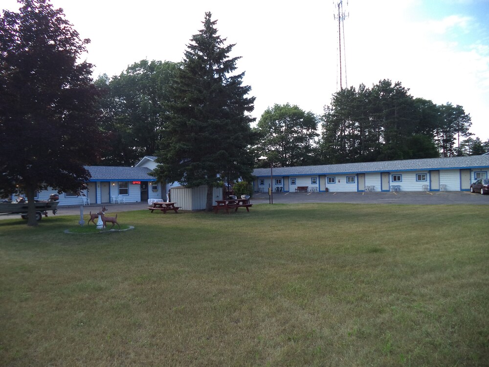 Hilltop Motel — hotel in Wausau