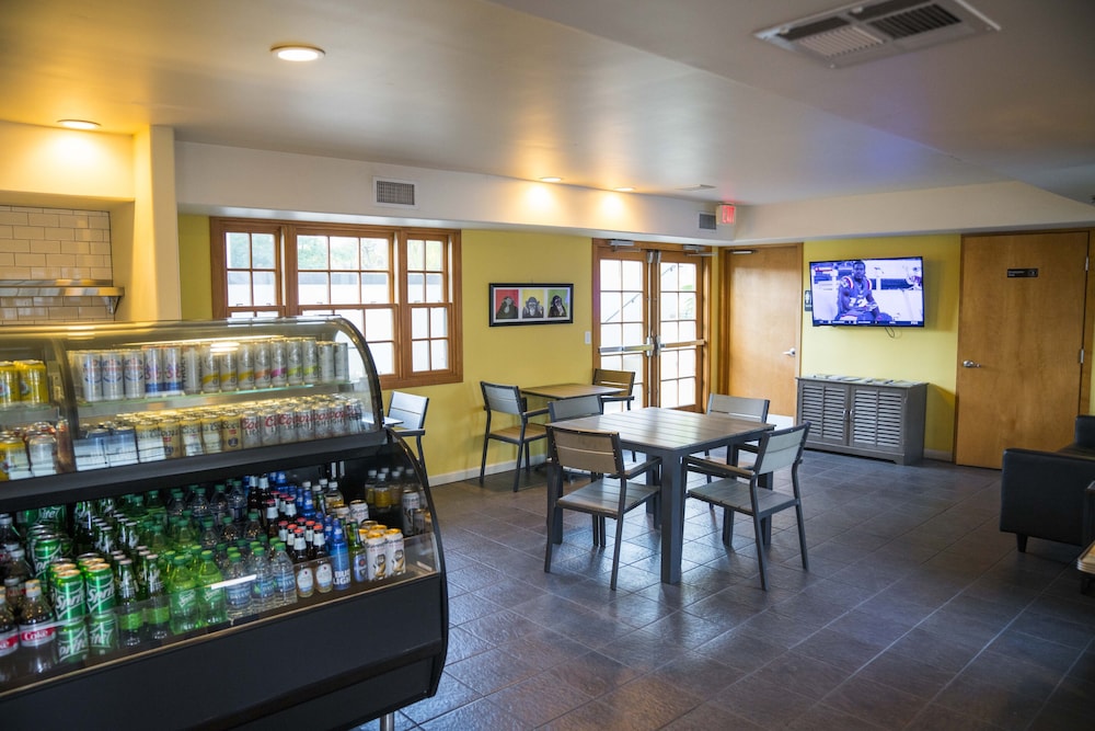 Orange Tree Inn - photo 31