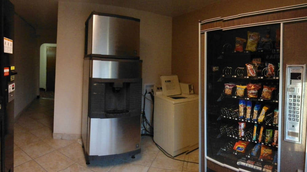 Super 8 by Wyndham Las Cruces White Sands Area - photo 28
