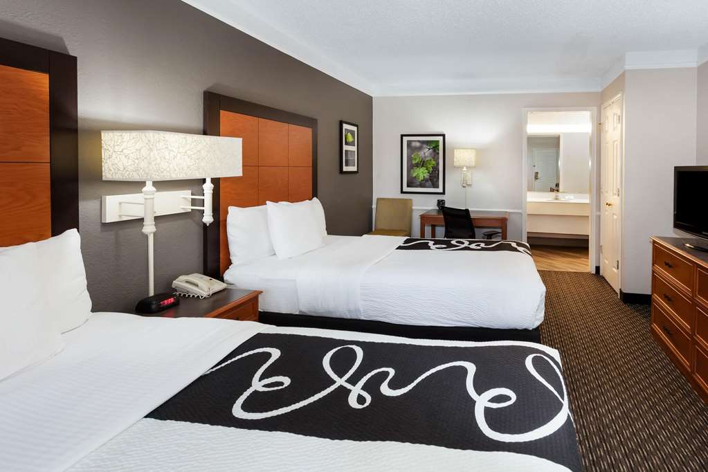 La Quinta Inn by Wyndham Laredo I 35 - photo 17