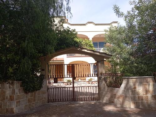 Casa vacanze Il Carrubo — 4-Star Luxury Hotel in Leporano, Italy