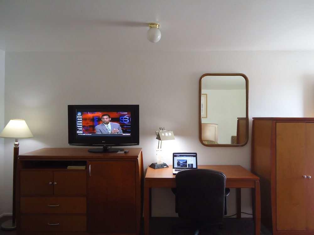 Maple Inn & Suites - photo 22