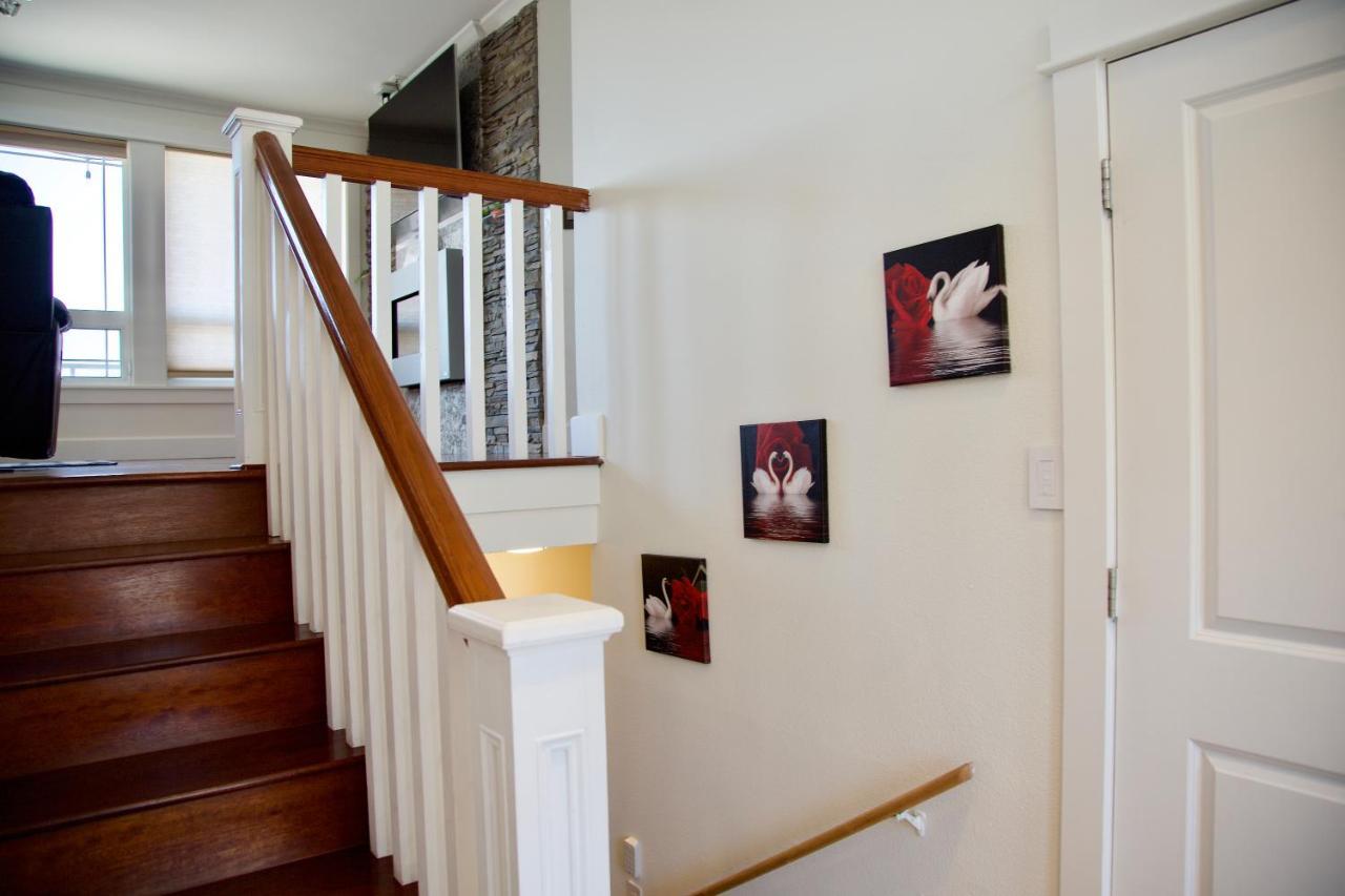Scenic Lake View Home — Tacoma — photo 4