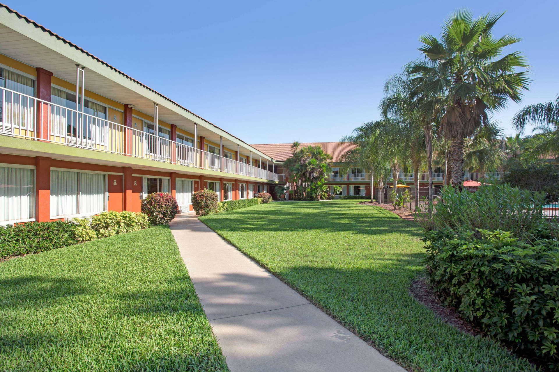 Days Inn by Wyndham Cocoa Cruiseport West At I 95 524 - photo 7