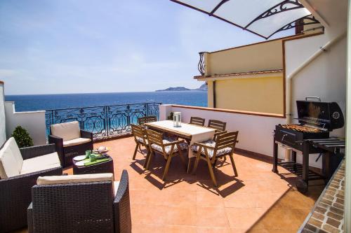 Loft Vista Sul Mare — 4-Star Luxury Hotel in Letojanni, Italy