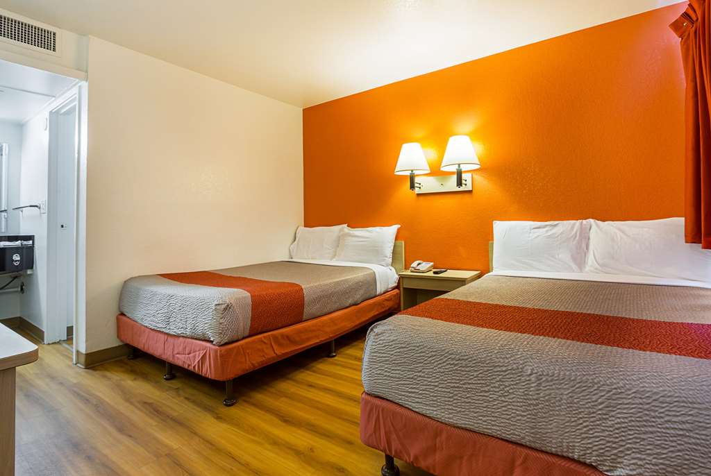 Motel 6 Mesa North - photo 13