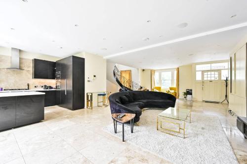Luxury London House — 4-Star Luxury Hotel in London, United Kingdom