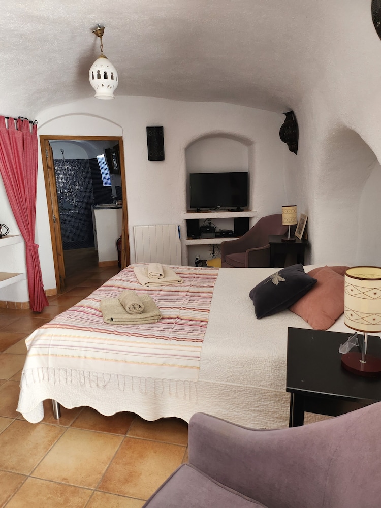 Cuevas Andalucia — Baza
