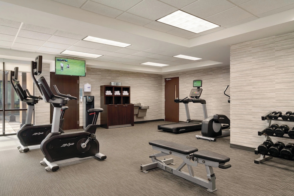 Courtyard by Marriott Charlotte Airport North - photo 14