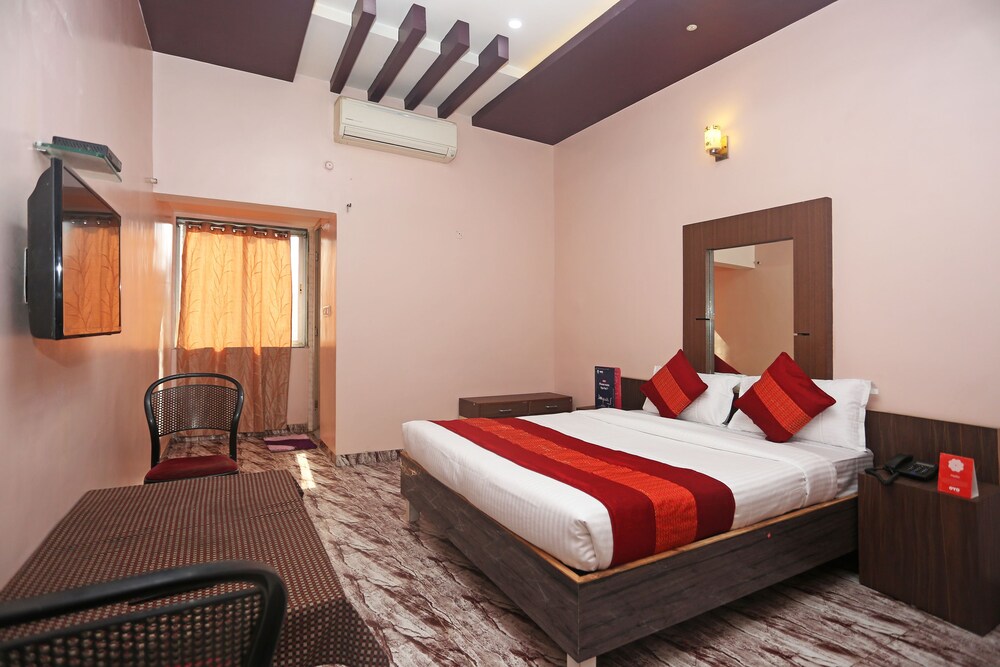 OYO 11555 Hotel Punjab in Durg, India