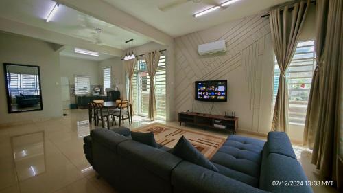 Homestay Qasrina Semi D 4 Bilik — 4-Star Luxury Hotel in Kepala Batas, Malaysia