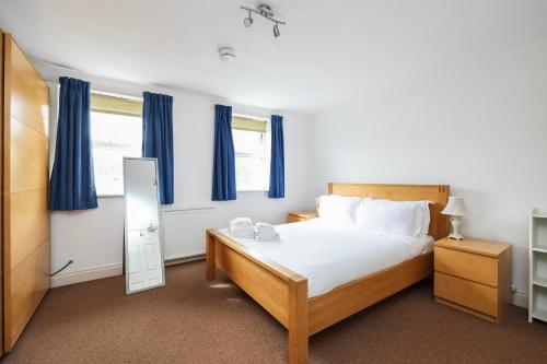 Double Rm and Ensuite in Clapham — 4-Star Luxury Hotel in London, United Kingdom