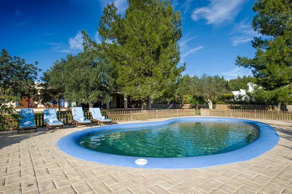 Casa Carla — 4-Star Luxury Hotel in Santa Eularia Des Riu, Spain