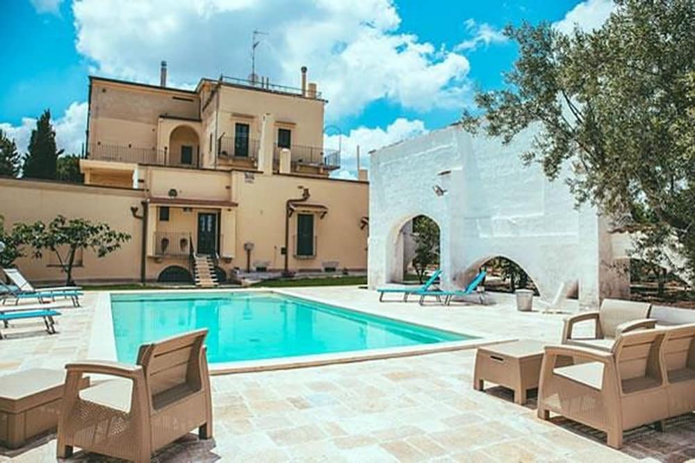 Nella Apartment With Pool — 4-Star Luxury Hotel in Sannicandro Di Bari, Italy