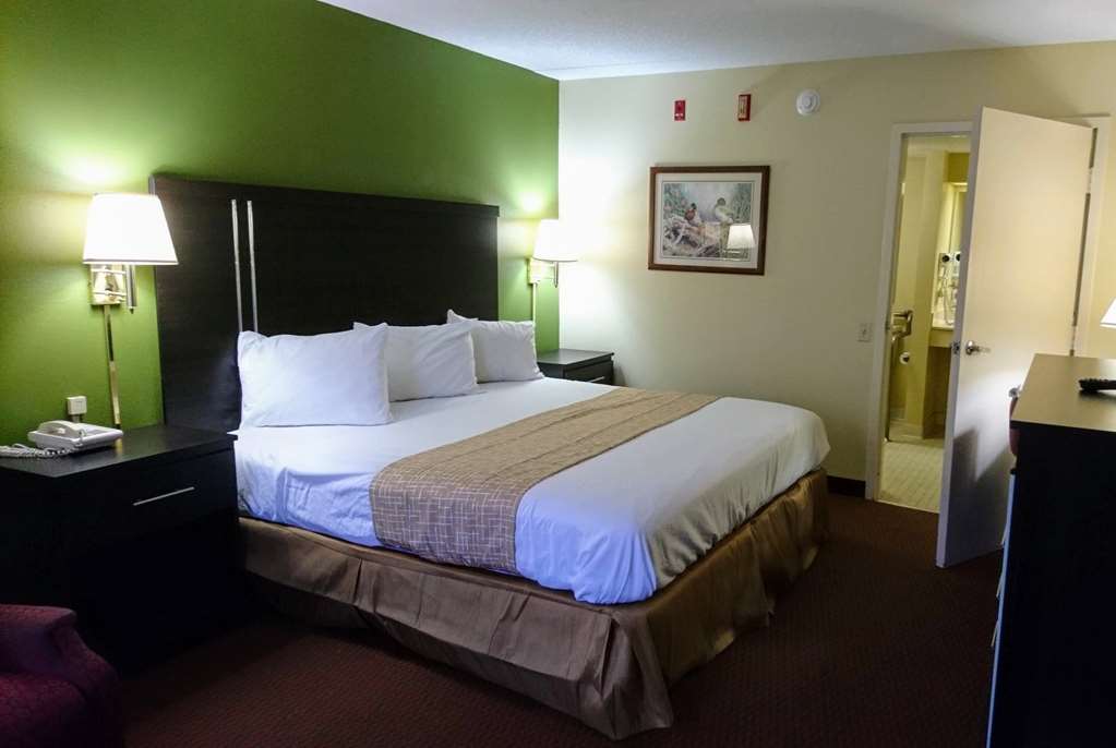 Travelodge by Wyndham Knoxville East - photo 18