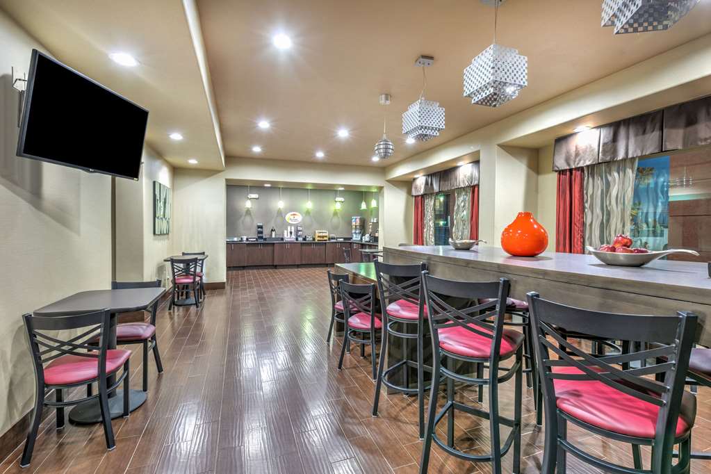 Super 8 by Wyndham Karnes City - photo 35