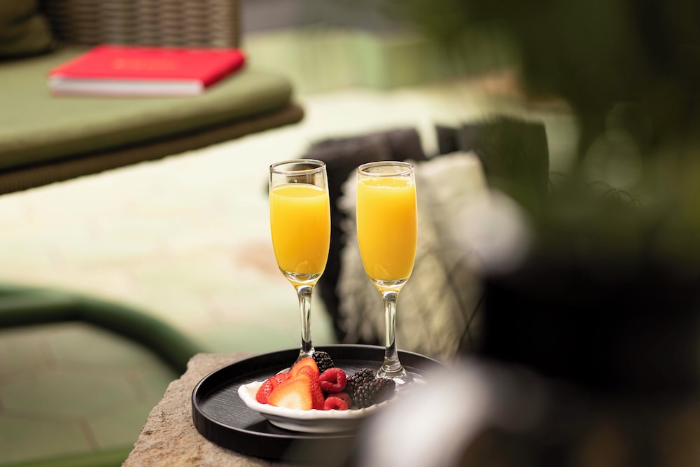 Champagne service