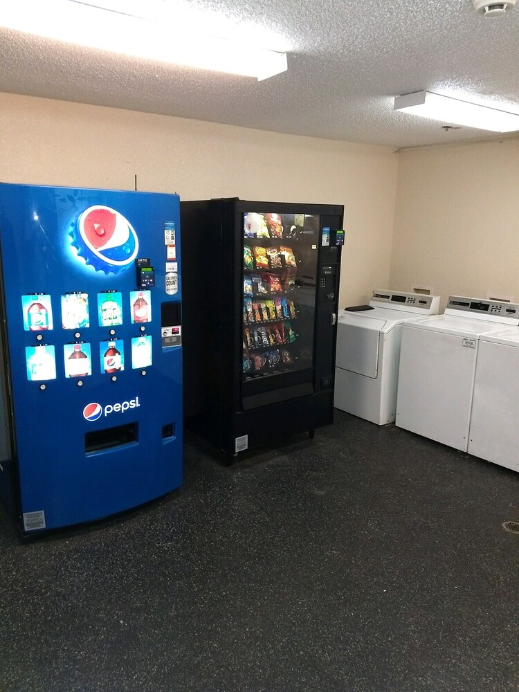 InTown Suites Extended Stay Jacksonville FL Beach Blvd - photo 15