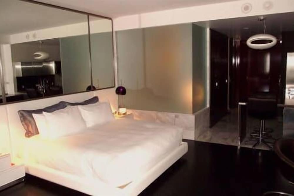 Luxury Suites at the Palms - photo 9