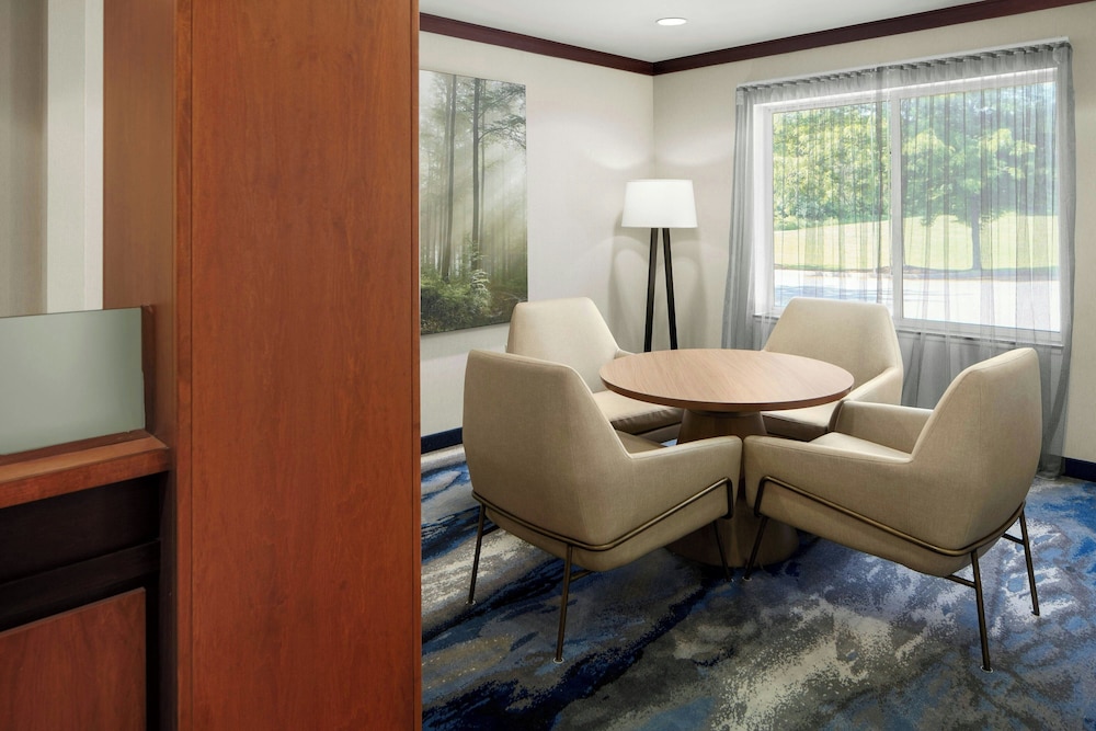 Fairfield Inn & Suites by Marriott Carlisle - photo 2