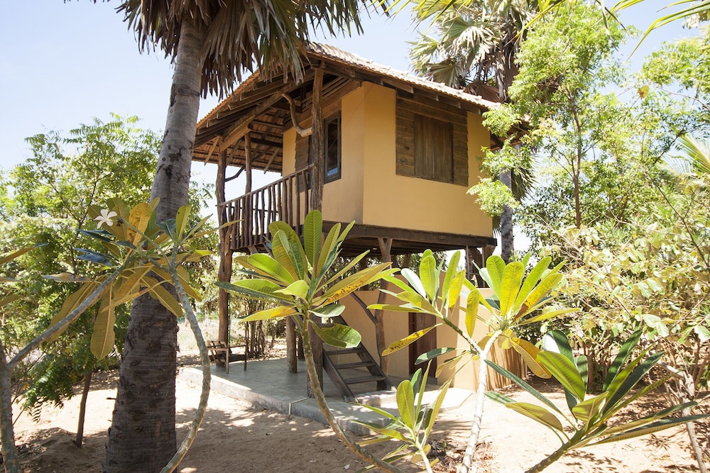 Hilltop Cabanas - last minute hotel in Ampara