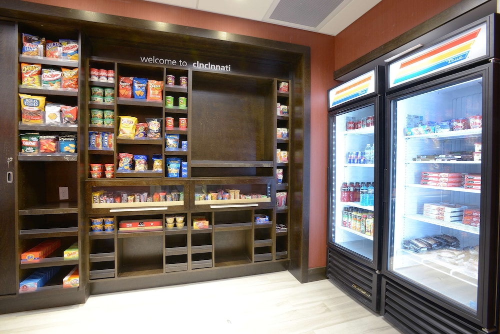 Hampton Inn & Suites Cincinnati Kenwood - photo 45