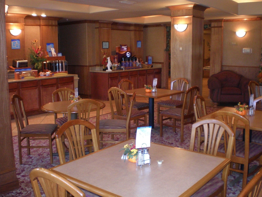 Holiday Inn Express Hotel & Suites Mission McAllen Area by IHG - photo 42