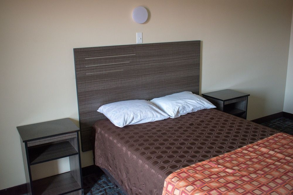 Inn Of Lenoir Motor Lodge - photo 18