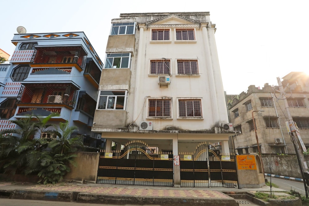 Oyo 10880 Silver Inn - last minute hotel in Kolkata