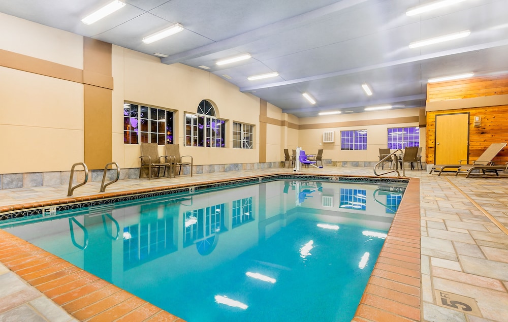AmericInn by Wyndham Des Moines Airport - photo 36