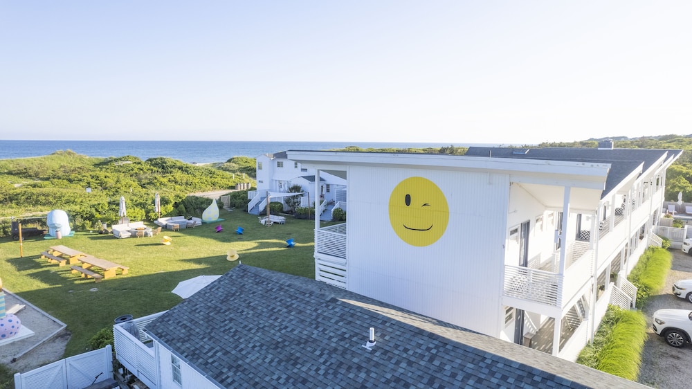 Hero Beach Club - carbon neutral hotel in Montauk