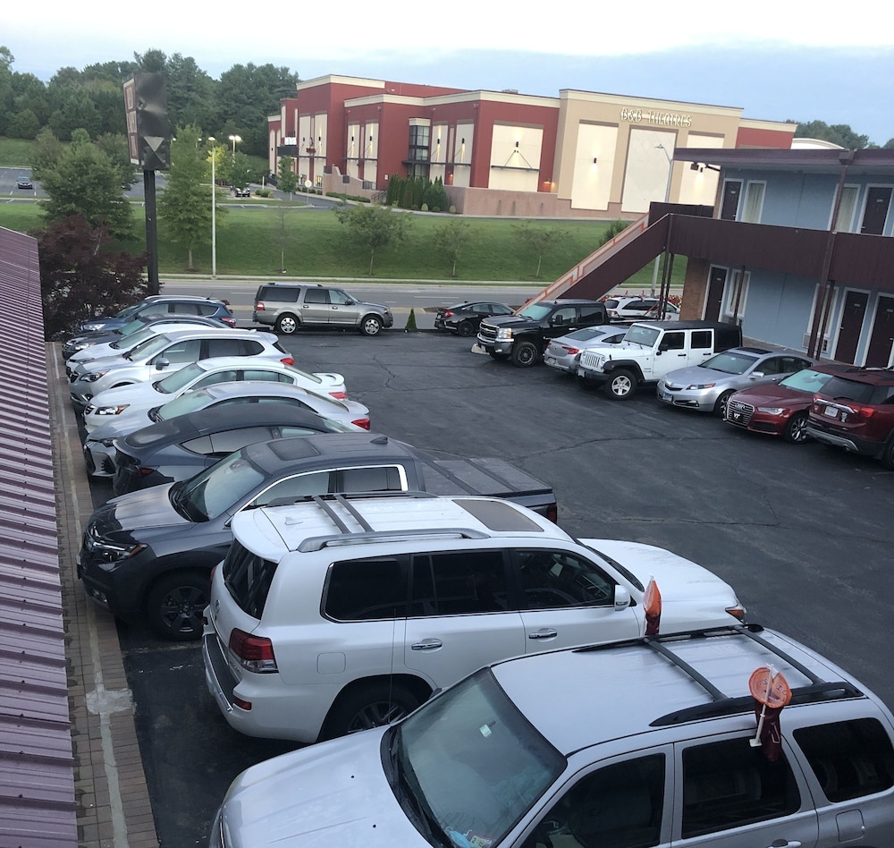 Red Carpet Inn Blacksburg - photo 29