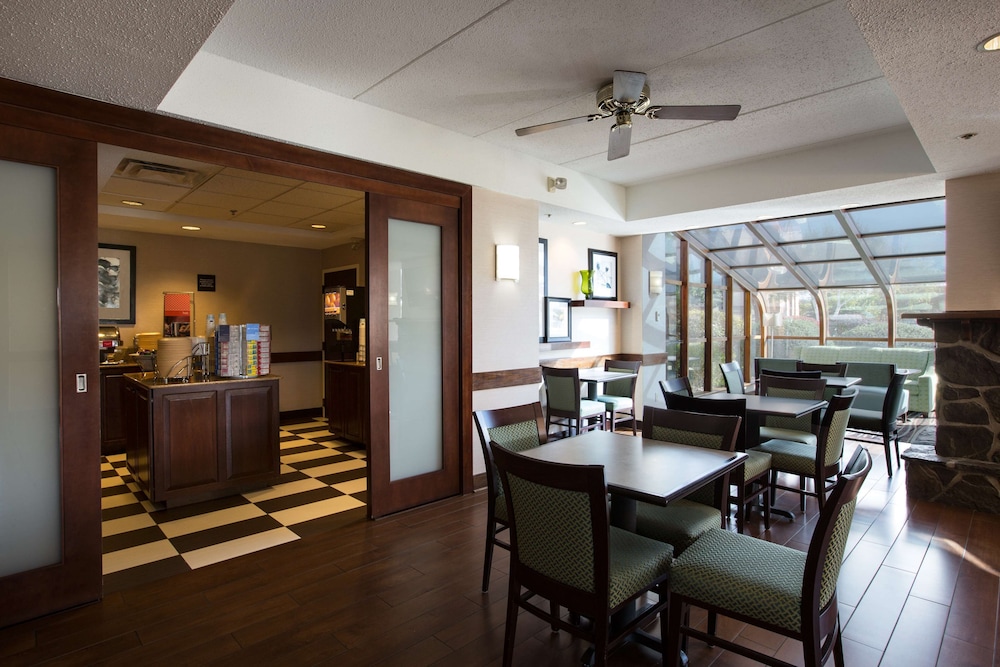 Hampton Inn West Springfield - photo 29