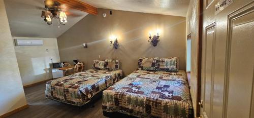 Nine Pines Motel - photo 40
