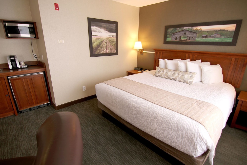 C'mon Inn Fargo - photo 11
