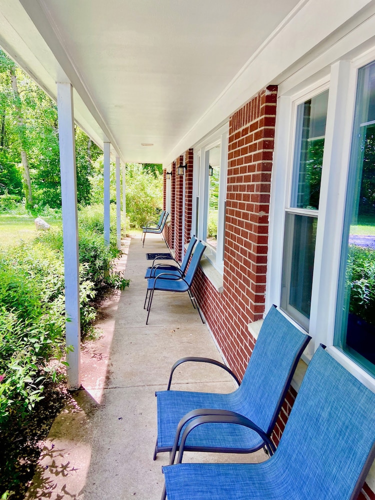 Elk Rapids Lakeshore Inn - photo 39