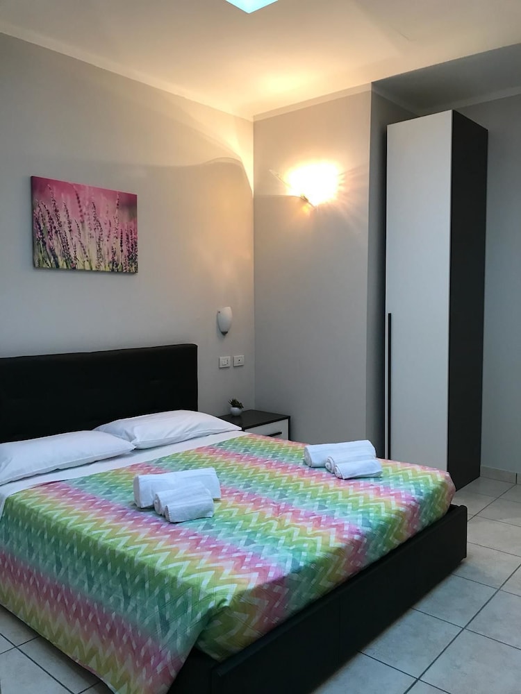 Hotel Daisy — hotel in San Giovanni Lupatoto