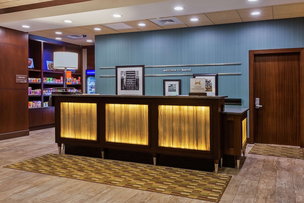 Hampton Inn & Suites Bend - photo 3