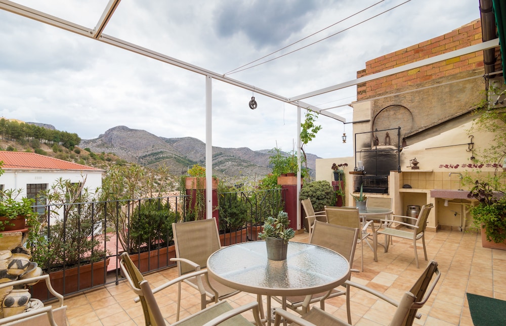 Casa Rural Ca Lluis — 4-Star Luxury Hotel in Murla, Spain