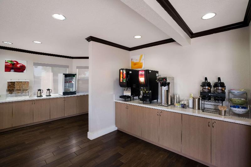 Quality Inn Elk Grove Sacramento - photo 48