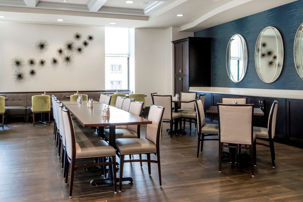Embassy Suites Louisville Downtown - photo 56