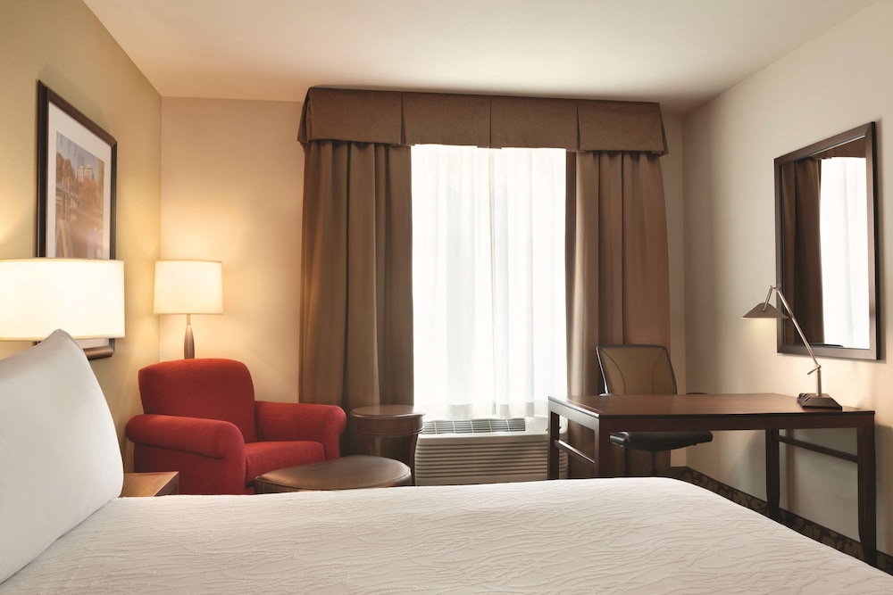 Hilton Garden Inn Boston Logan Airport - photo 20
