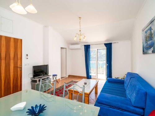 Studio apartment Peco with balcony