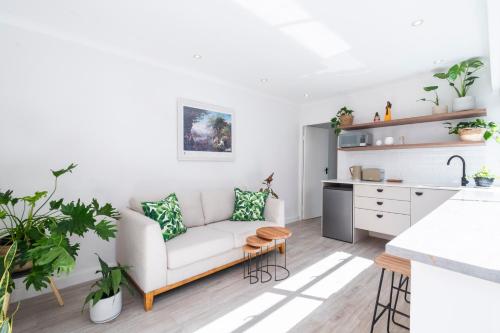 Modern & secure flatlet on shared property — 4-Star Luxury Hotel in Cape Town, South Africa