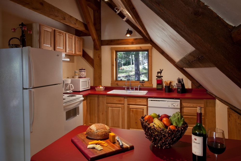 Cottam's Lodge by Alpine Village Suites - photo 22