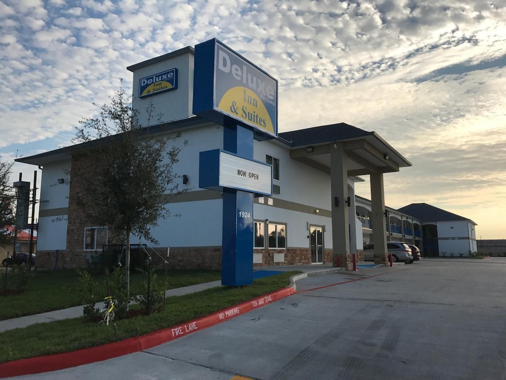 Deluxe Inn & Suites Baytown - photo 40