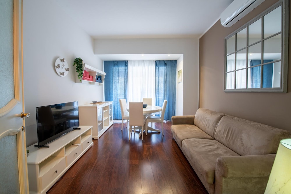 La Casa del Professore — 4-Star Luxury Hotel in Rome, Italy