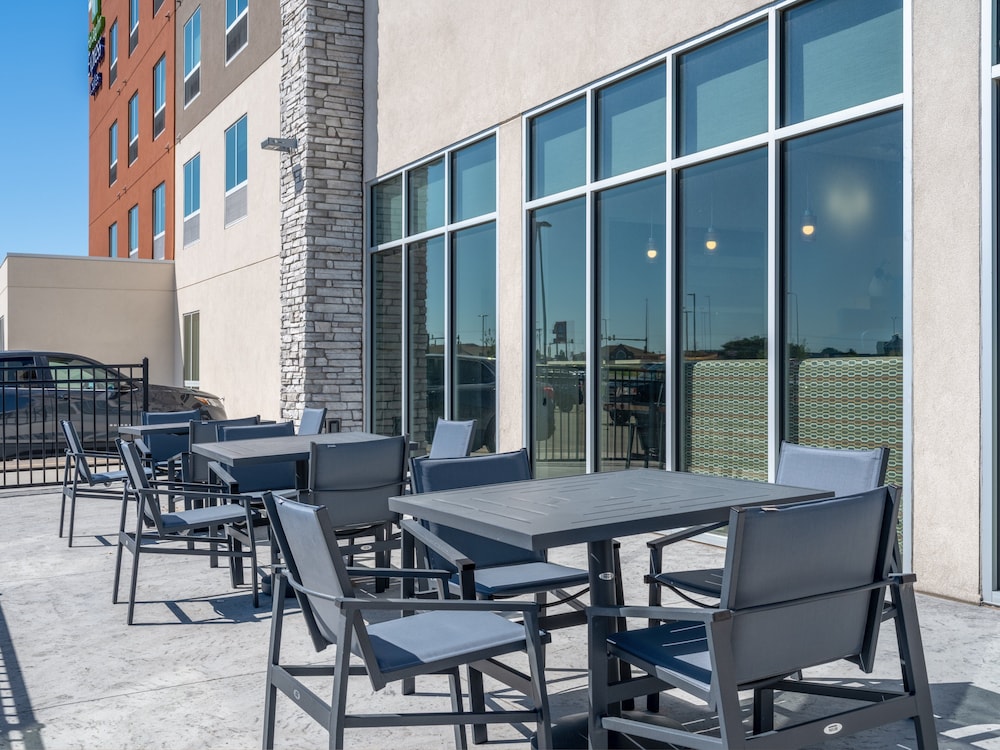 Holiday Inn Express & Suites Watertown by IHG - photo 36
