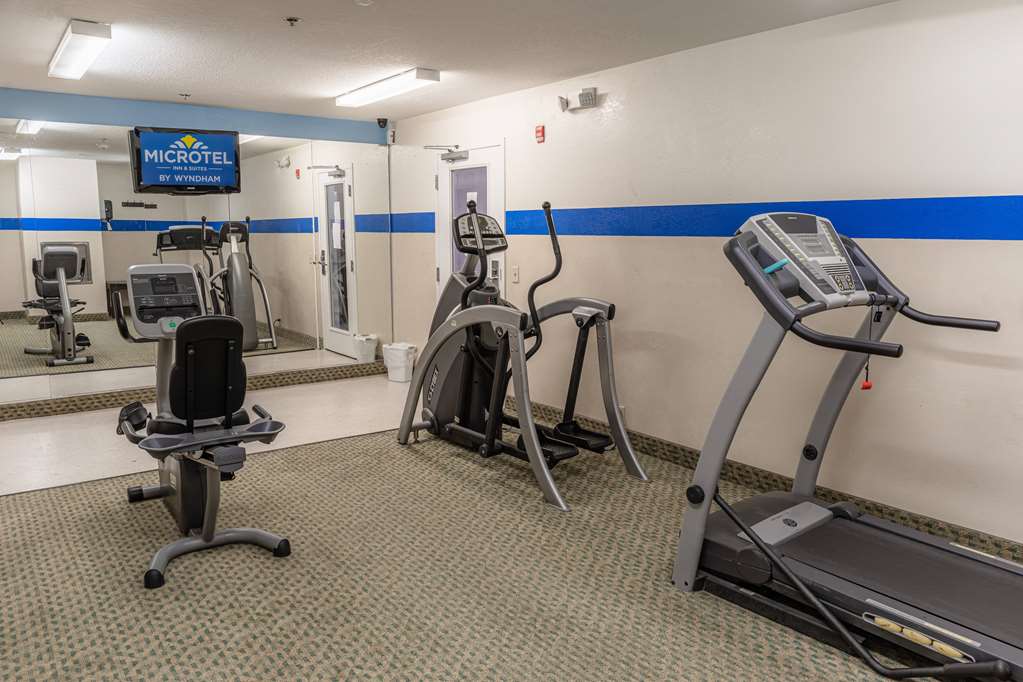 Microtel Inn & Suites by Wyndham Kingsland Naval Base I 95 - photo 14