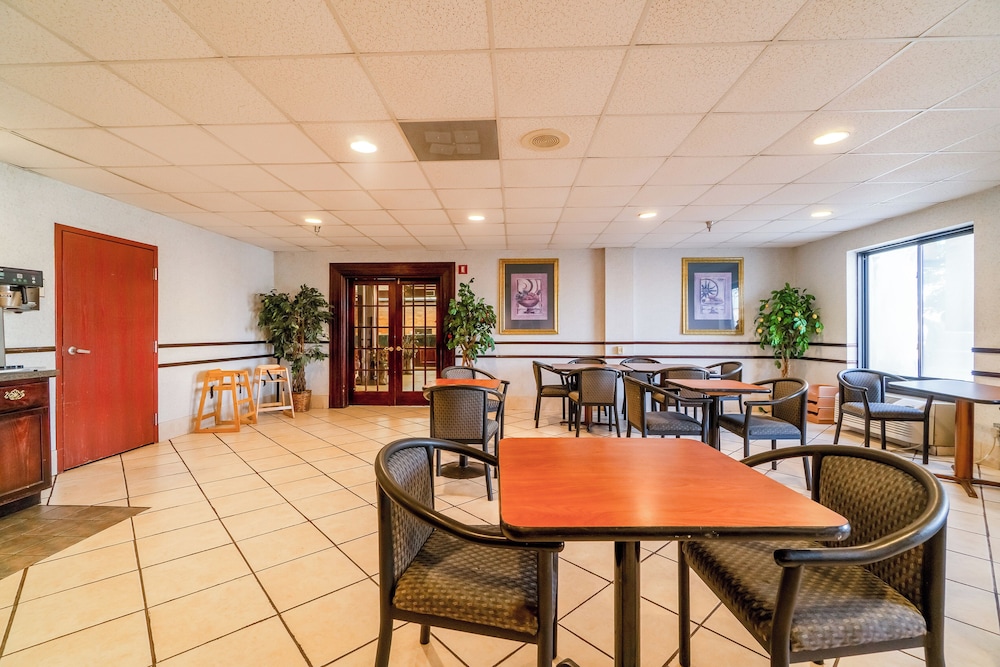 Ark Suites By Oyo Jonesboro I 555 - photo 65